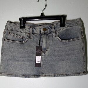 BRAND NEW Fashion Nova Light Blue Washed Denim Micro Mini Skirt Size M